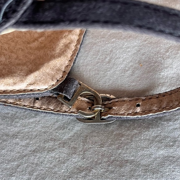 Grey kitten heels with easy hook clasp - Picture 5 of 5